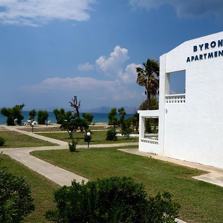 Byron Apartments Тигаки Экстерьер фото