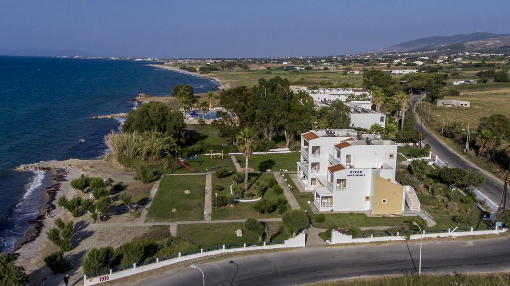 Byron Apartments Тигаки Экстерьер фото