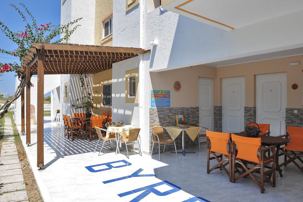 Byron Apartments Тигаки Экстерьер фото