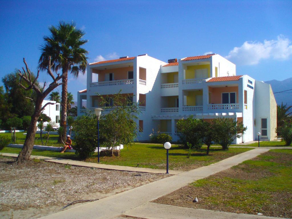 Byron Apartments Тигаки Экстерьер фото