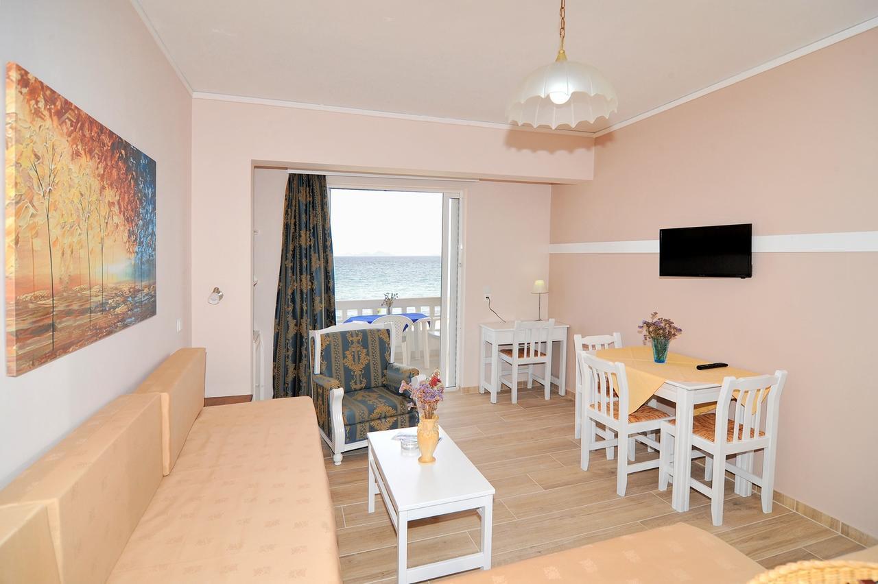 Byron Apartments Тигаки Экстерьер фото