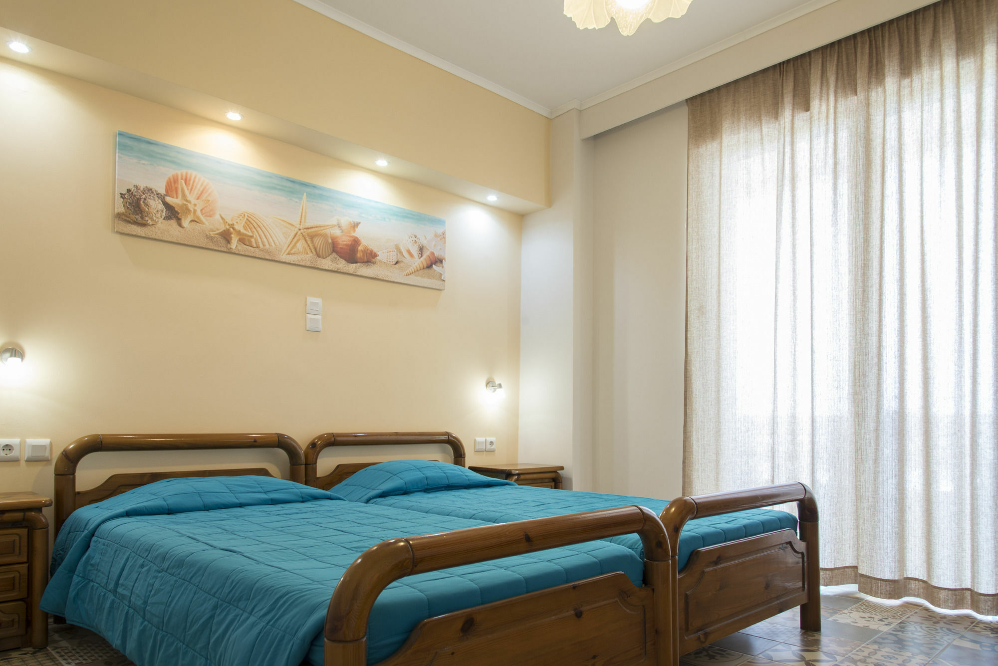Byron Apartments Тигаки Экстерьер фото