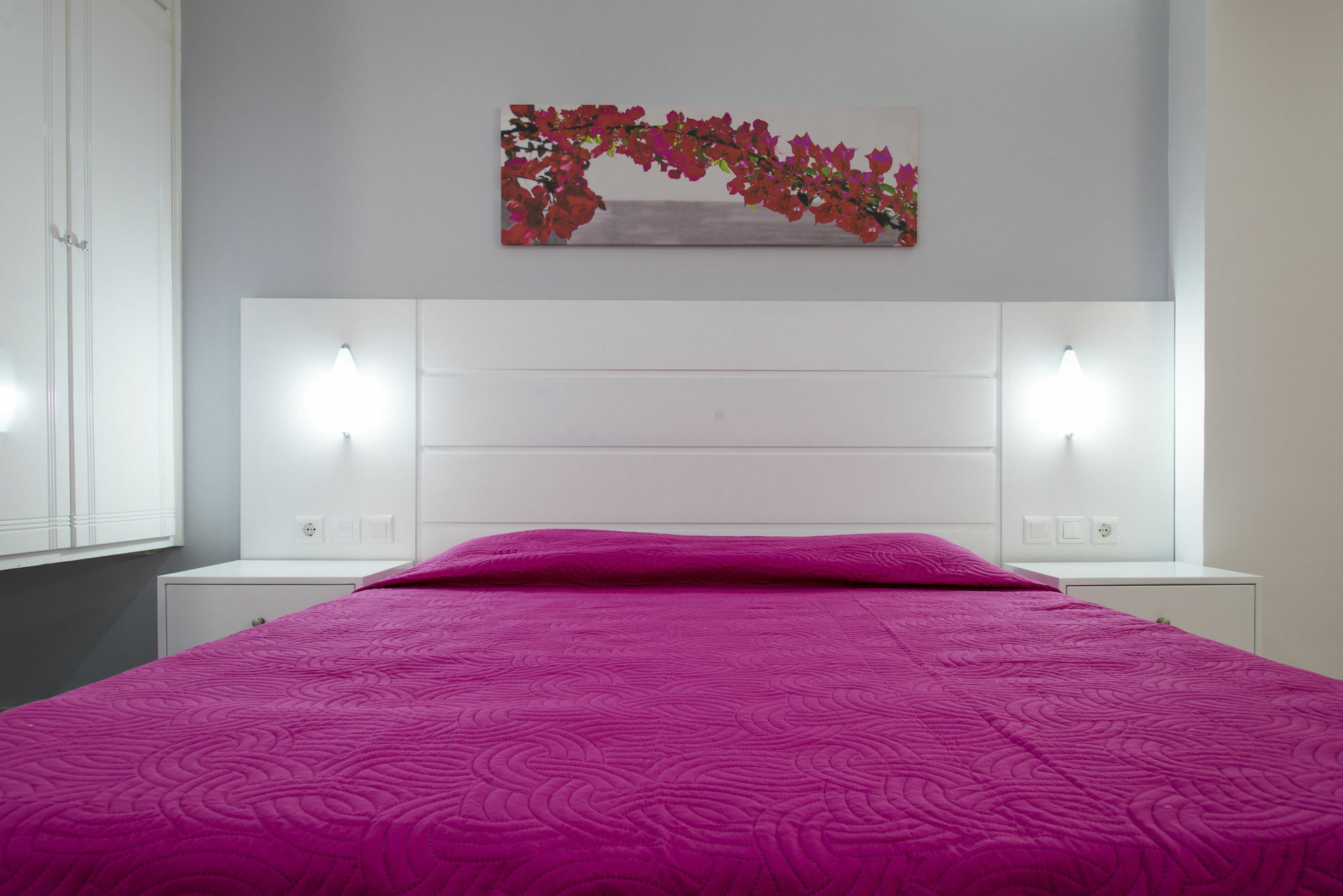 Byron Apartments Тигаки Экстерьер фото